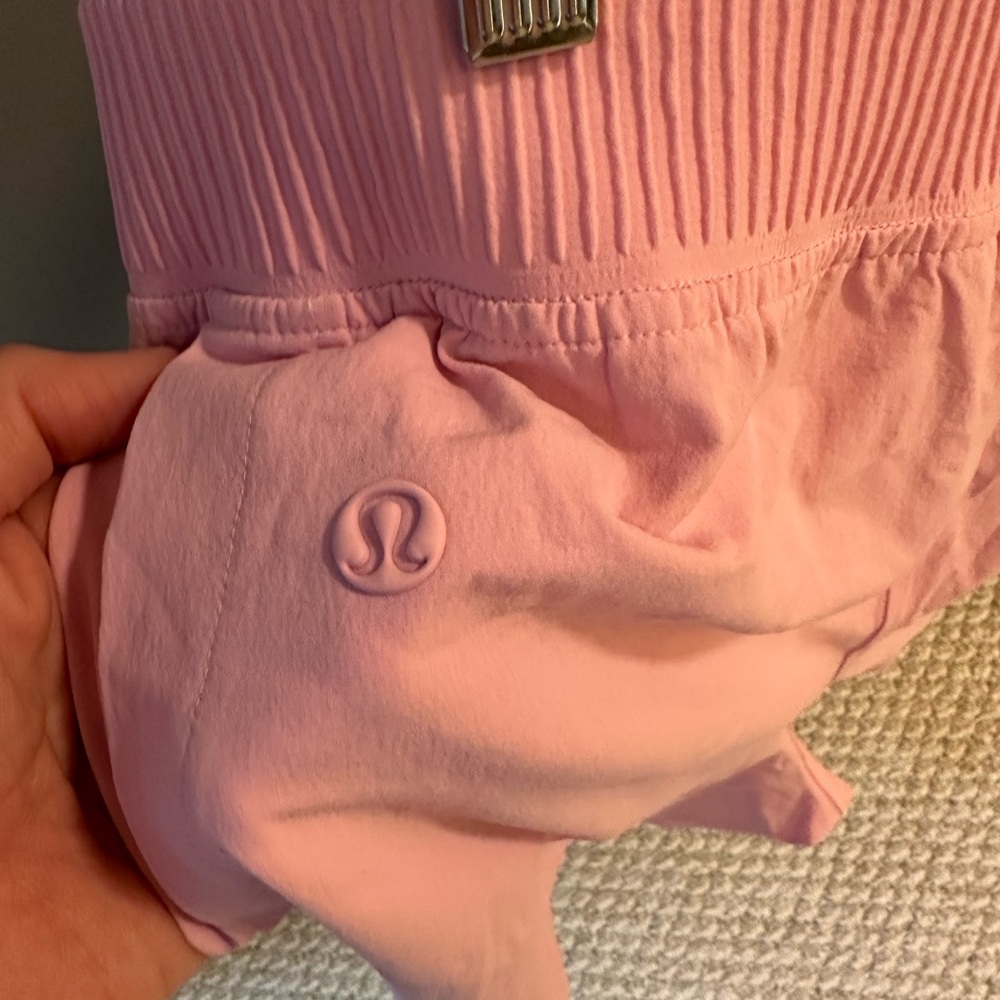 Lululemon NWT Stretch Woven Relaxed Fit HR Short 4” Pink